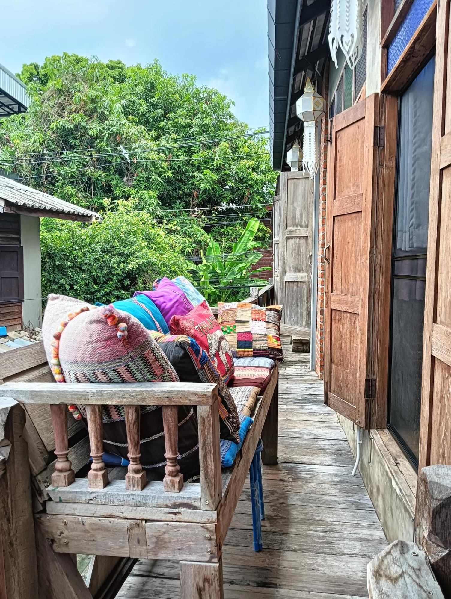 Huen Chiang Man Hostel (Adults Only) Chiang Mai Exterior photo
