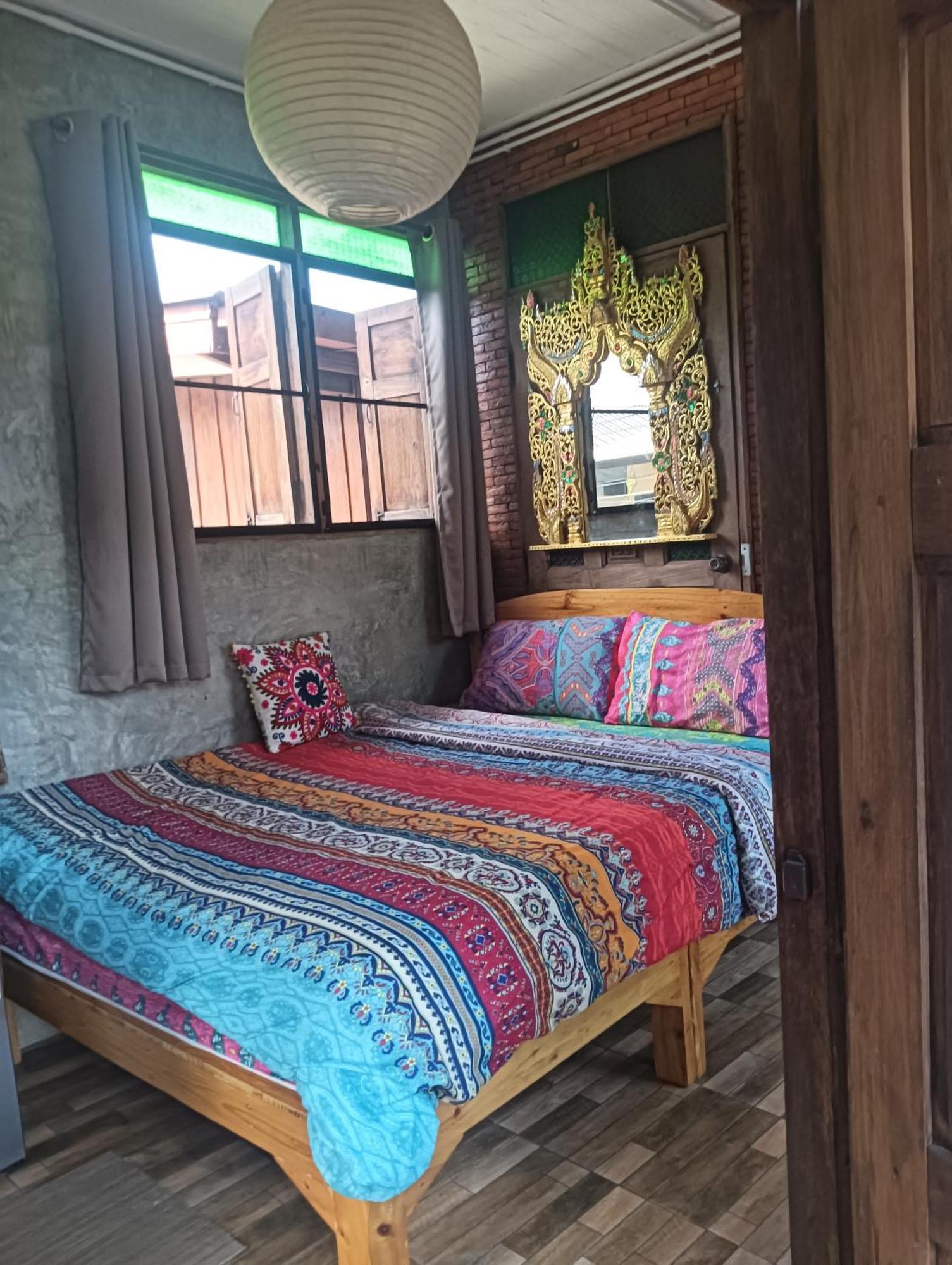 Huen Chiang Man Hostel (Adults Only) Chiang Mai Exterior photo